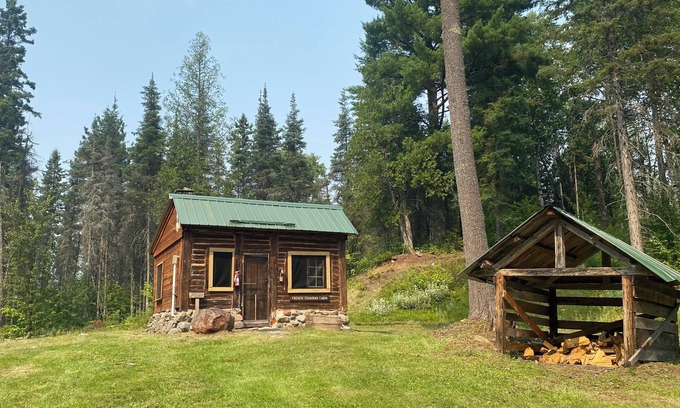 Isabella House | Rustic French-Canadian Cabin - Pet-Friendly Retreat