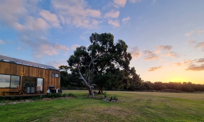 French Island Cabin | Unique French Island 3921: Tiny House with Pool & Breakfast