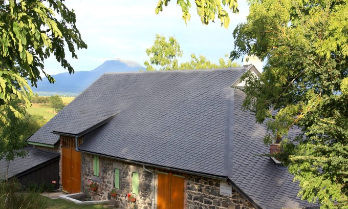 Gelles Cottage | FRENES GITE AND FLOWERS