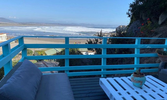 Quintero Apartment | Oceanfront Getaway at Frente al Mar with Scenic Views