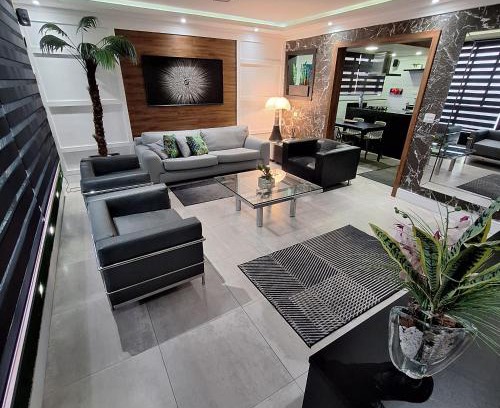 Pompeia Apartment | Modern Oceanfront Retreat in Santos with High Guest Ratings