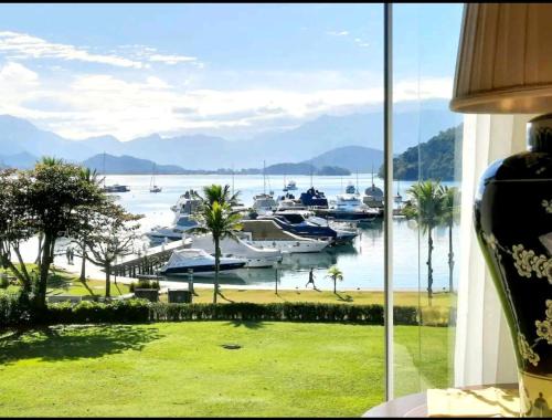 Frade Apartment | Oceanfront Bliss at Frente & Vista do Mar, Angra dos Reis