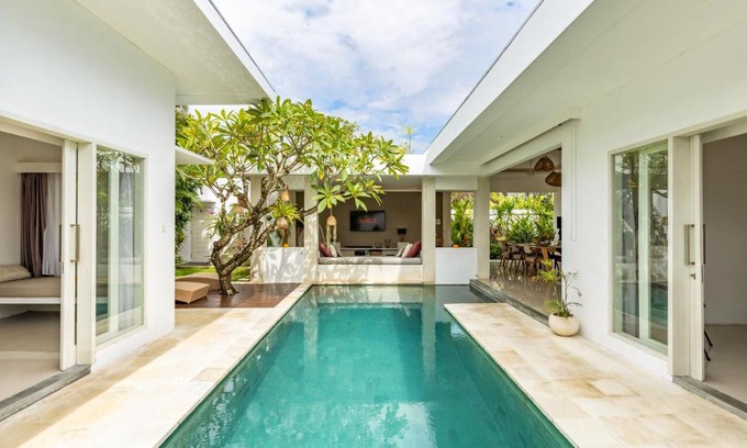 Nakula Villa | Stylish 3-Bed Villa with Pool in Seminyak - Rated 9.8