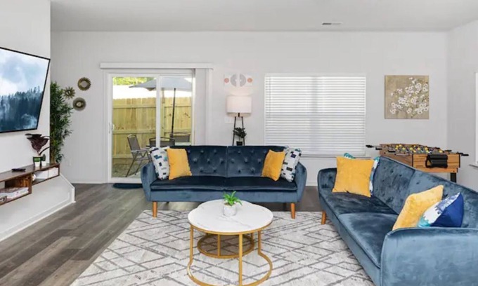 Charlotte House | Cozy Retreat Near Uptown with Hot Tub & Private Yard