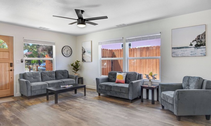 Santa Rosa House | Pet-Friendly Four Bedroom Retreat in Wine Country