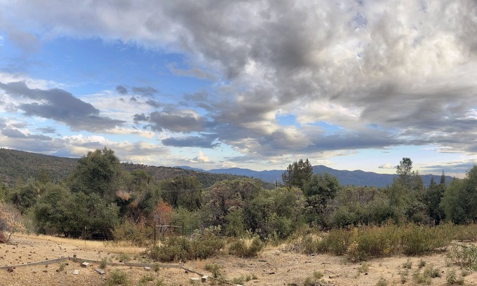 Ahwahnee House | Renovated Home with Family-Friendly Kitchen & Ahwahnee Views