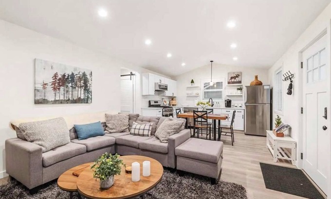 Coeur d'Alene House | Freshly Updated Hideaway in CDA’s Best Spot
