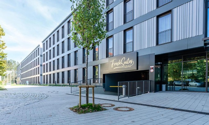 Dachau District Hotel | Pet-Friendly FreshSuites & Bar with Restaurant and Breakfast