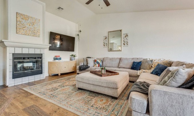 Bullhead City Apartment | Game Room Getaway with Pet-Friendly Amenities & Scenic Views
