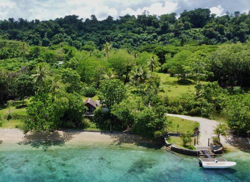 Aore Island Resort | Idyllic Freshwater Plantation Farm Stay with Oceanfront Views