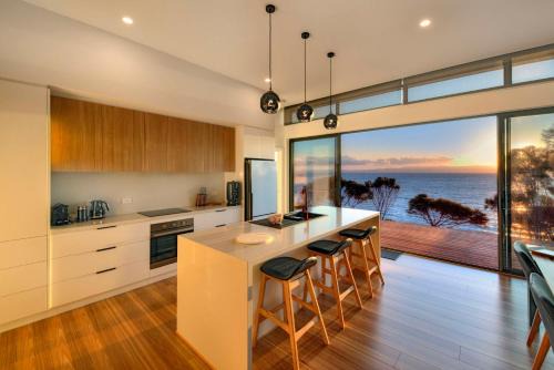 Coles Bay House | Unforgettable Freycinet Coastal Retreat - Family Friendly Stay