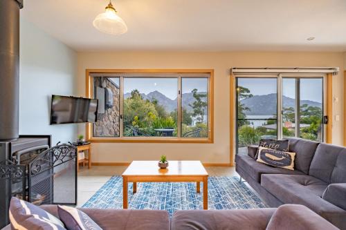 Coles Bay Apartment | Inviting Freycinet Stone Studio 5 - Greystone Awaits You