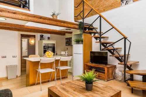 Poblenou Hotel | Stylish Beach Loft - Family & Pet Friendly Retreat