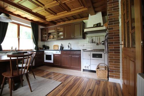 Abtenau Apartment | Unmatched Comfort at Frieda's Platzl - Family Friendly Stay
