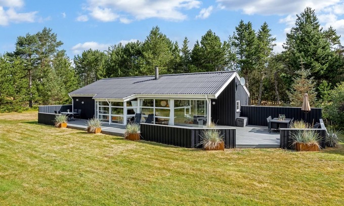 Jerup House | Beachside Retreat "Friederike" with Spa and Ocean Views