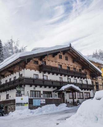 Unken House | Nature Retreat at Friedlwirt-Kraftplatz with Family Amenities