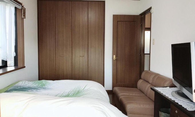 Midori Ward House | Cozy 民宿 with Hot Tub & Family-Friendly Amenities