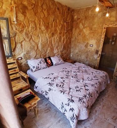 Dana House | Friends of Dana Hotel