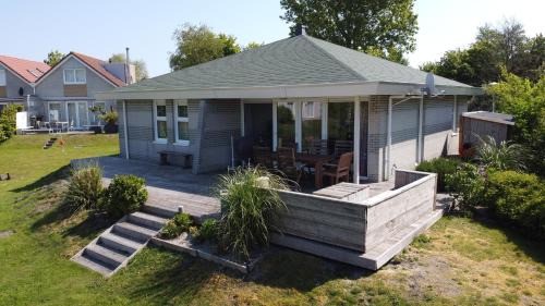 Makkum House | Oceanfront Retreat at Friesche Zusje, Pet-Friendly Comfort