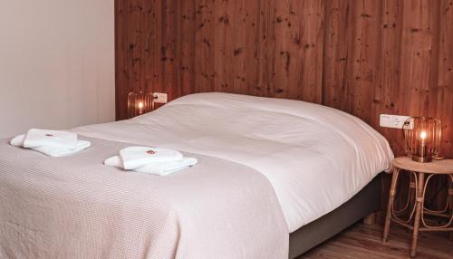 Sneek Bed & Breakfast | Kid-Friendly Retreat at Friese Hoeve Sneek - 8.2/10 Rating