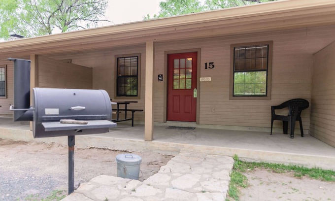 Sabinal Cabin | Frio Country Resort - Walk to the River with Family-Friendly Amenities