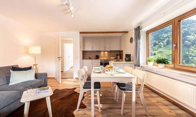 Marktschellenberg Apartment | Recently Renovated Kaiser Karl Apartment with Pool & Spa