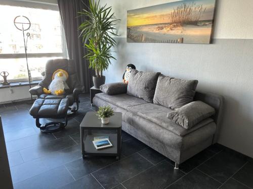 Sahlenburg Apartment | Seaside Retreat: Frische Brise with Ocean View Amenities
