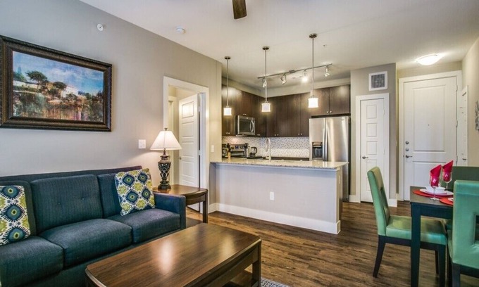 Frisco Apartment | Modern Frisco 2 Bedroom Apartment Near Stonebriar Mall