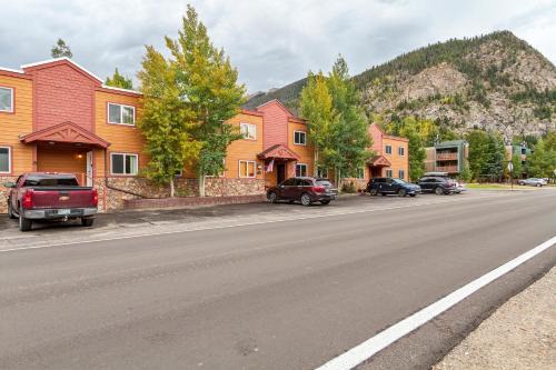 Frisco House | Inviting Frisco 8 Townhomes #4 with Hot Tub & Family Amenities