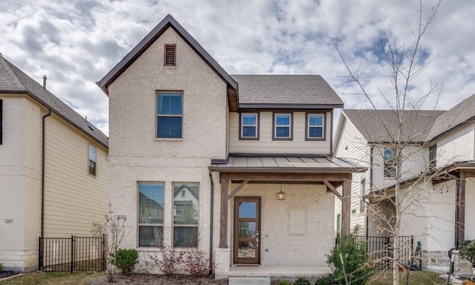 Frisco House | Frisco Park West: Family & Pet-Friendly with Prime Location