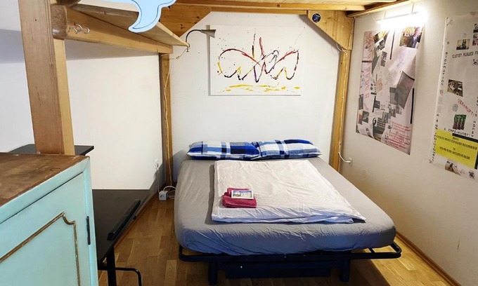 Ottakring House | Family-Friendly Getaway with Hot Tub at FRO-MEDIA