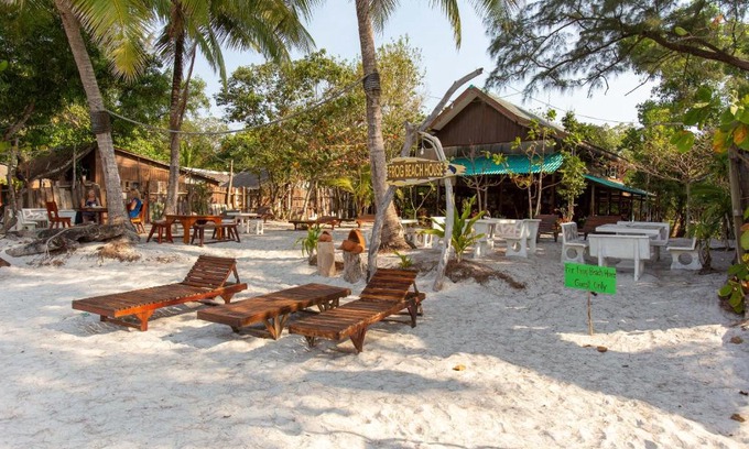 Ranong Resort | Beachfront Retreat at Frog Beach House with Ocean Views