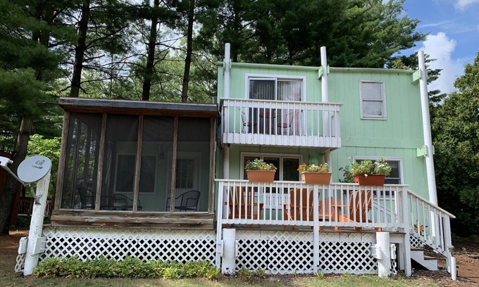 Sister Lakes House | Explore Frog Hollow: Spa & Oceanfront Retreat on Magician Lake