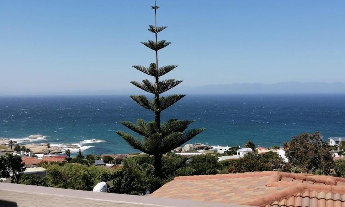 Froggy Farm House | Oceanfront Escape at Froggy by the Pond - Guest Rated 10/10