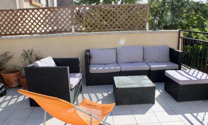 Houilles House | Convenient Stay: From Houilles to Paris with Spa & Breakfast