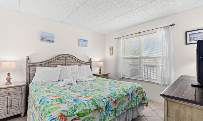 South Padre Island Condo | Experience Oceanfront Bliss at Palm Trees by Rent On Padre