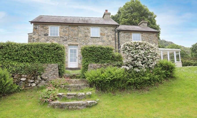 Nefyn Cottage | Family-Friendly FRON FAWR with Ocean View in Nefyn