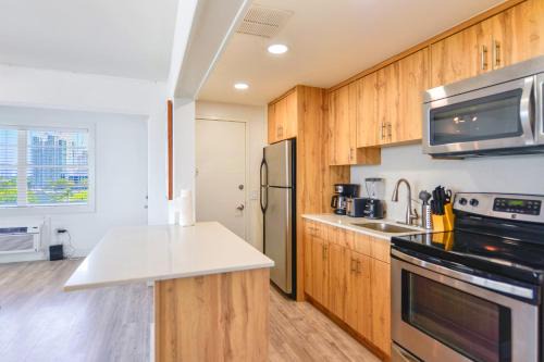 North Bay Village Apartment | Unique Front Bay View Stay for a Relaxing Family Getaway