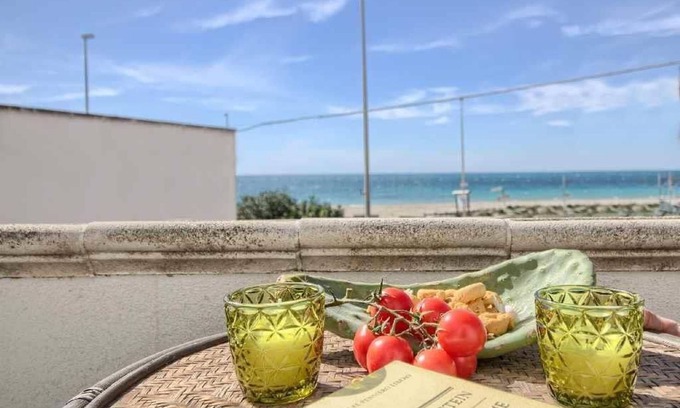 Torre Mozza House | Relax at Front Beach Torre Mozza - Pet Friendly & Spa