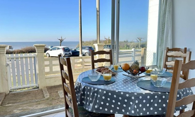 Tharon-Plage House | Pet-Friendly Oceanfront Retreat at Maison Front de Mer