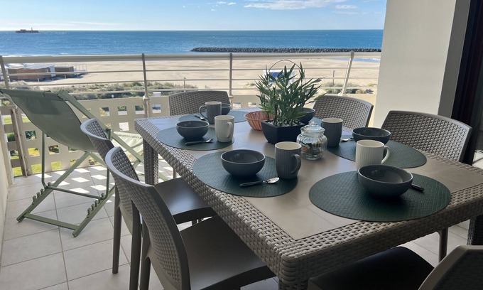 Cap d'Agde Apartment | Oceanfront 6-Person Apartment with Pool and Spa Amenities