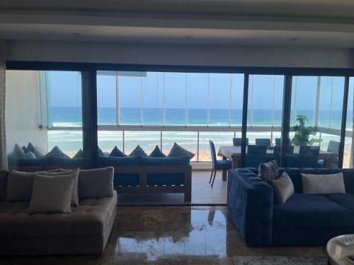 Plage des Nations Apartment | Oceanfront Luxury Appartement de luxe at Plage des Nations