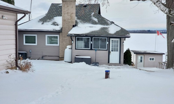 Lindsay Cottage | Serene Lakefront Cottage with Family-Friendly Amenities