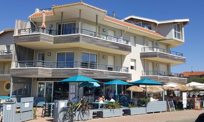 Capbreton Apartment | Oceanfront Apartment with Scenic Views and Top Ratings