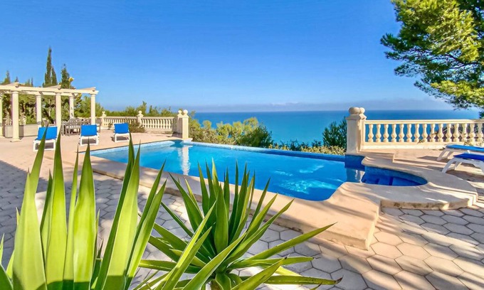 Media Luna Villa | Seaside Retreat with Breathtaking Ocean Views & Amenities