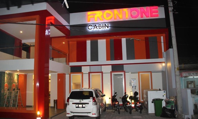 Central Yogyakarta Hotel | Budget-Friendly Stay at Front One Cabin Malioboro Jogja