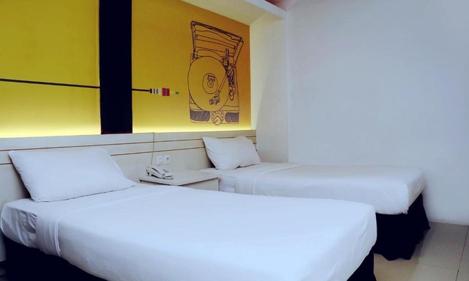 Sidoarjo Hotel | Discover Front One Inn Sidoarjo with Complimentary Breakfast