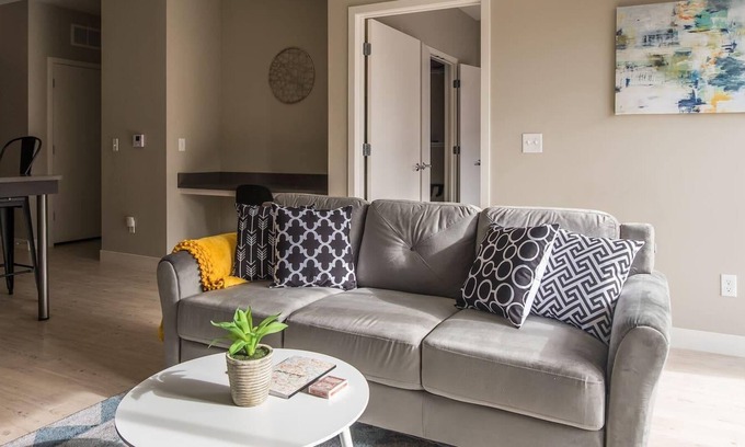 Nicollet Island Apartment | Frontdesk | Hip + Open 1BR Apt near the River