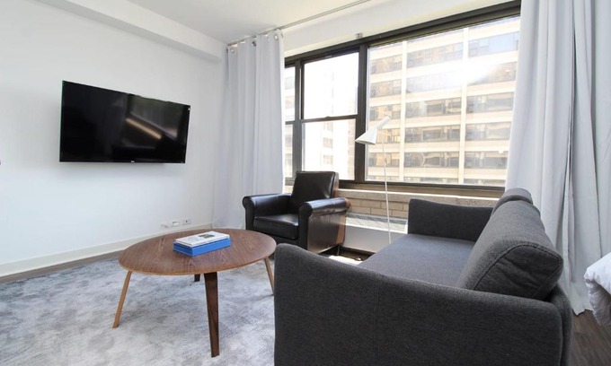 Indian Village Apartment | Modern Studio in East Hyde Park with Wheelchair Access