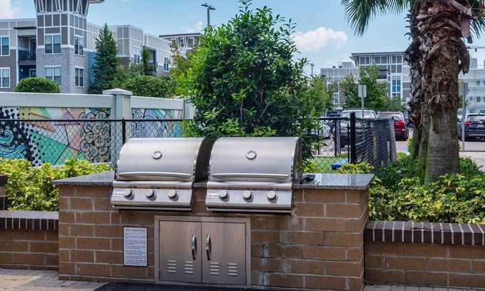 North Hyde Park Apartment | FRONTDESK NoHo Flats at North Hyde Park Apts Tampa